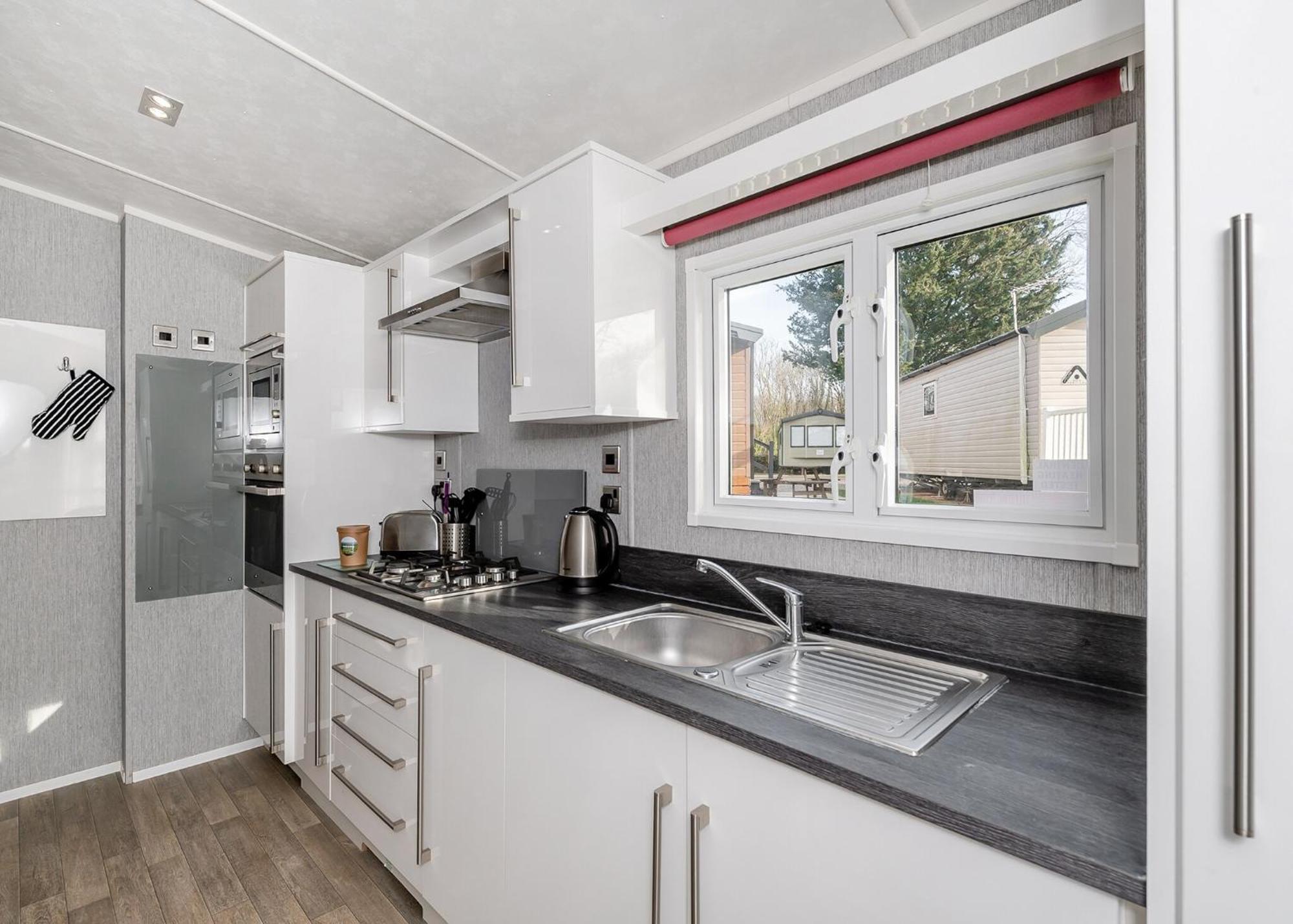Castle Brake Holiday Park Woodbury Room photo