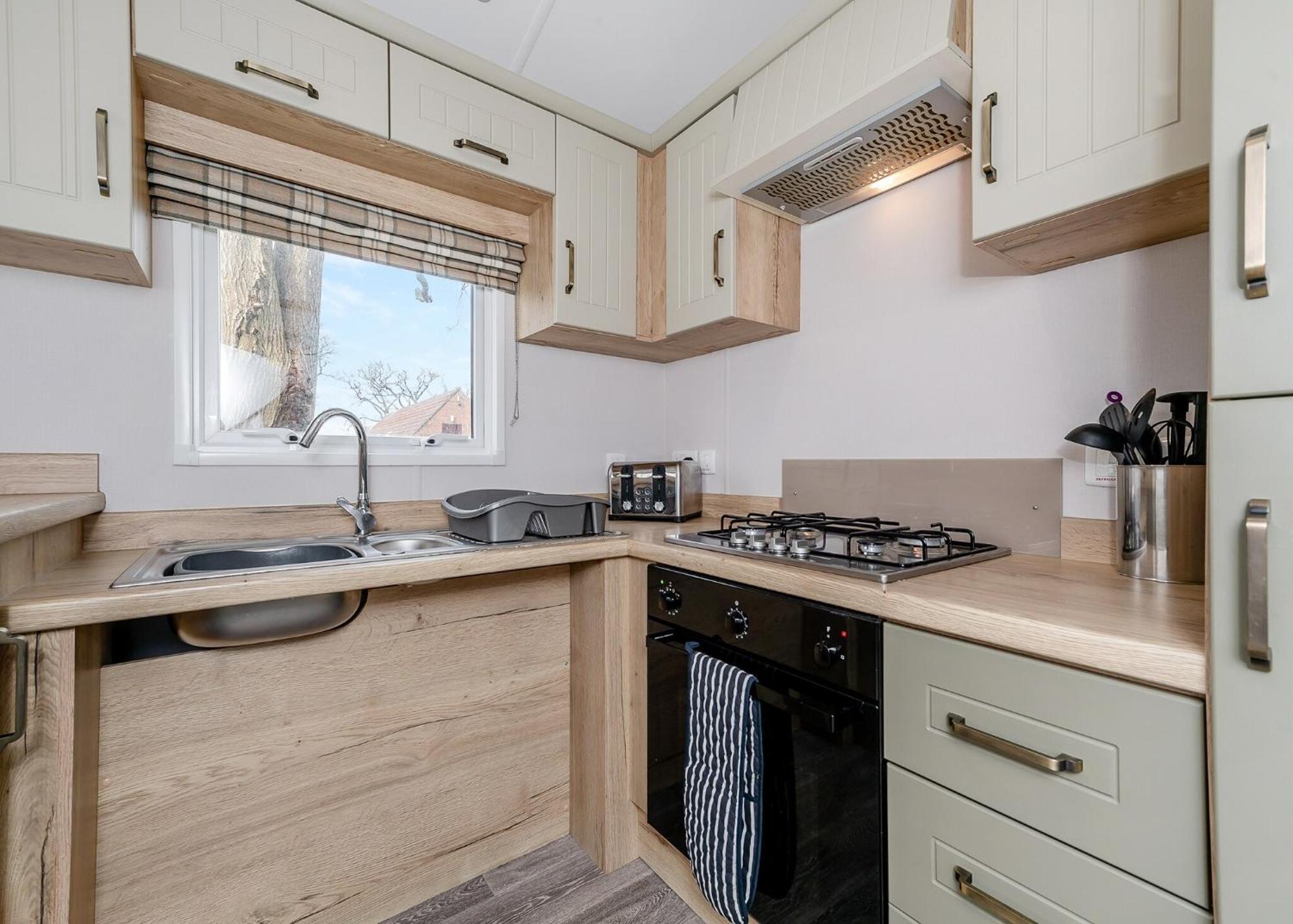 Castle Brake Holiday Park Woodbury Room photo